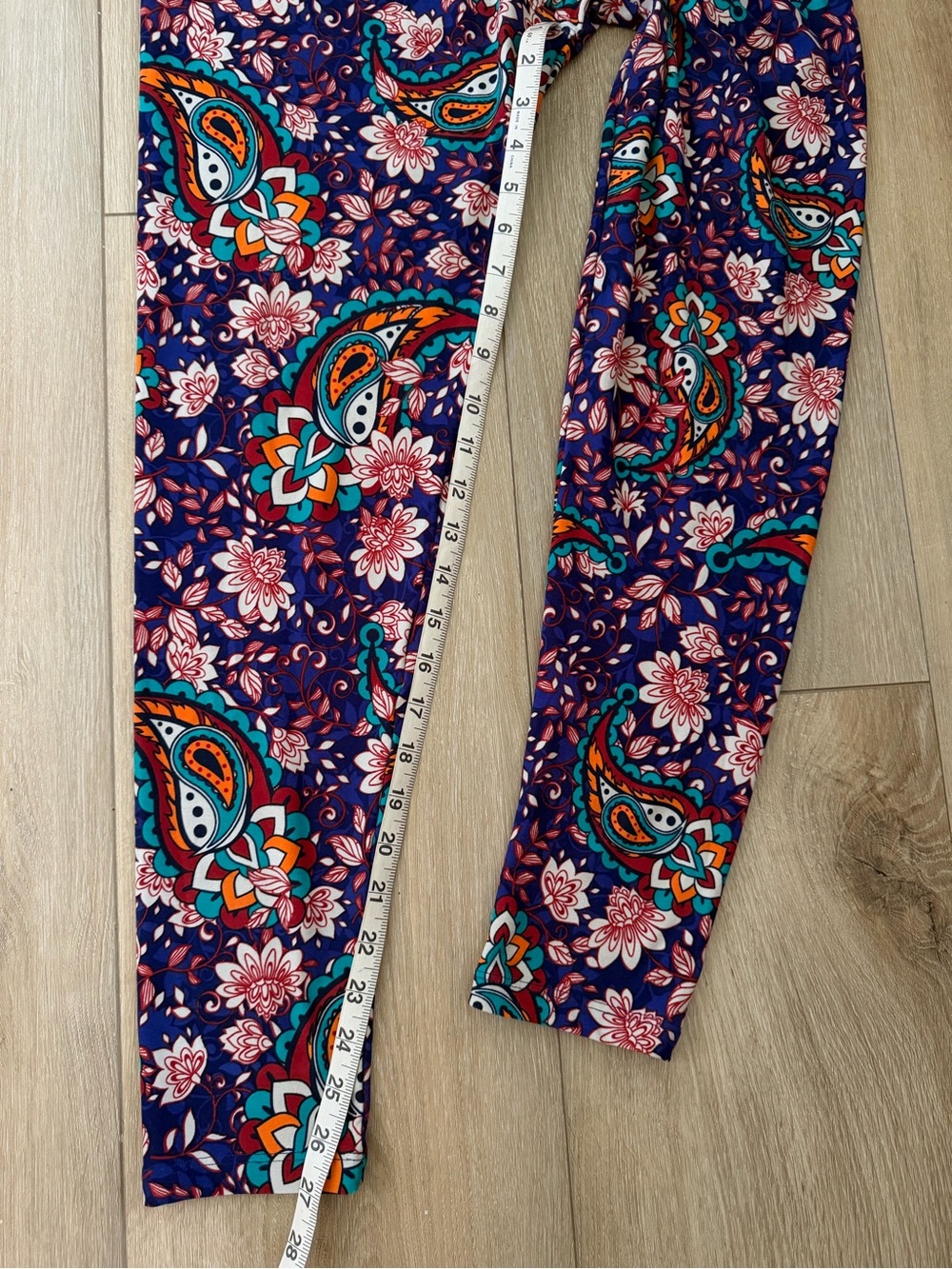 LULAROE Floral Paisley Purple Leggings EUC - Picture 6 of 9